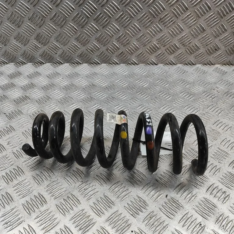 Rear coil spring 55330GI220
