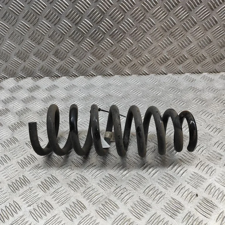 Rear coil spring 55330GI220