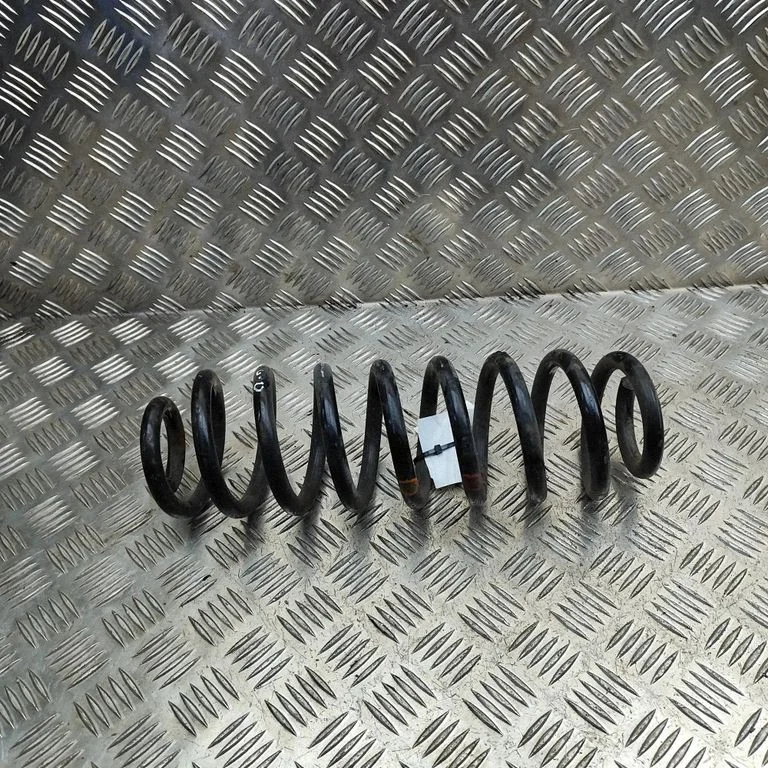 Rear coil spring 4823142700