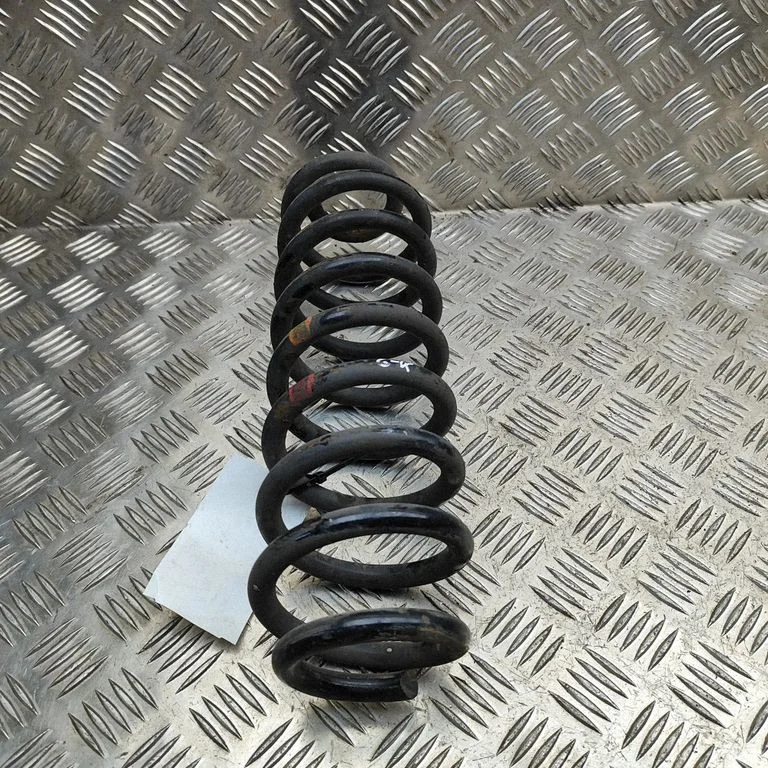 Rear coil spring 4823142700