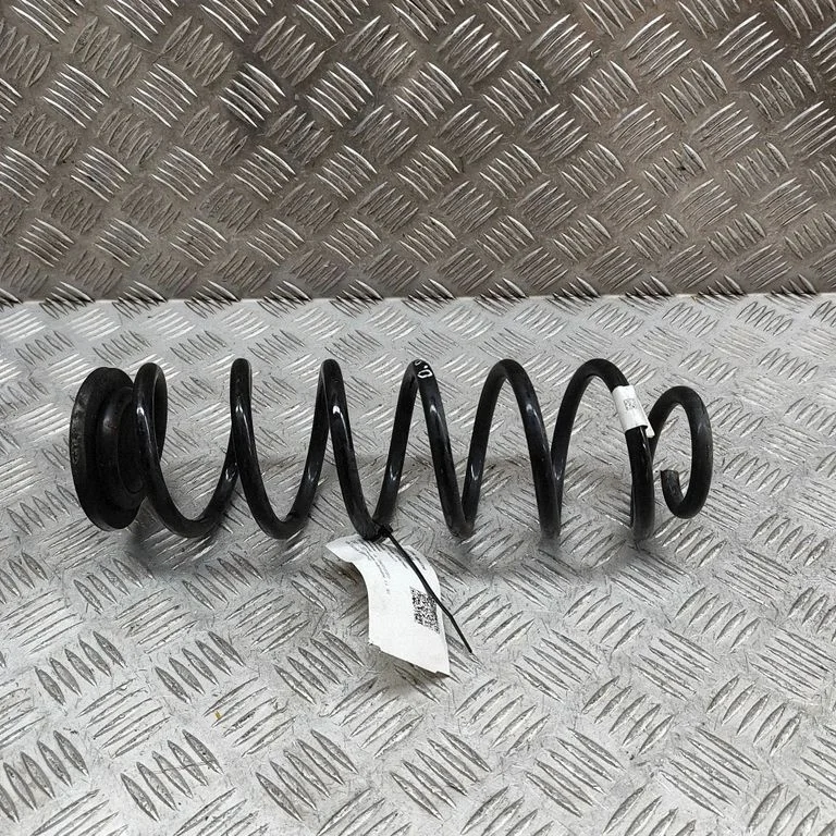 Aizmugurējā spirālatspere – Volkswagen Taigo (2021-)