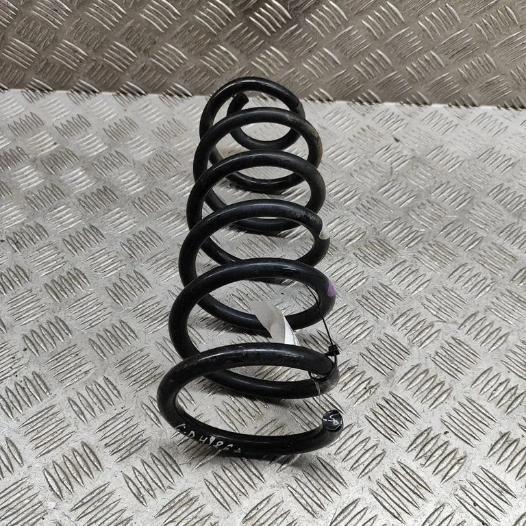 Aizmugurējā spirālatspere KSH828011
