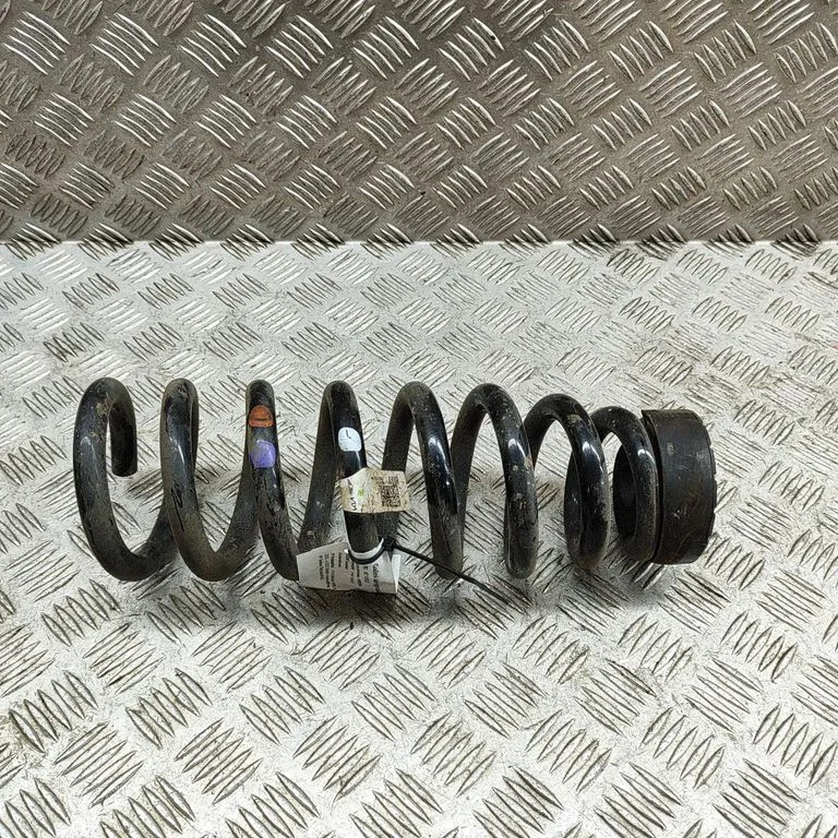 Tagumine keerdvedru 55330GI220