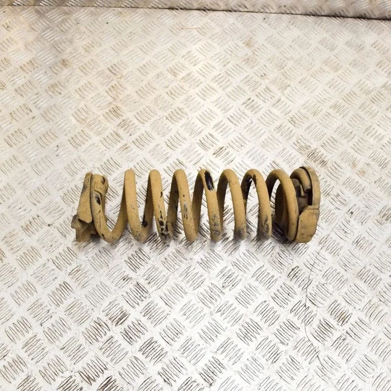 Tagumine keerdvedru J8A25534EB