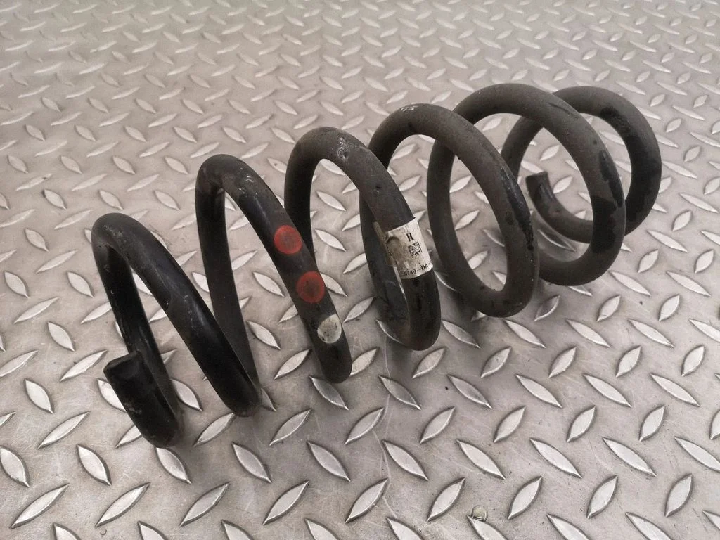 Rear coil spring – Jaguar E-Pace (2017-)