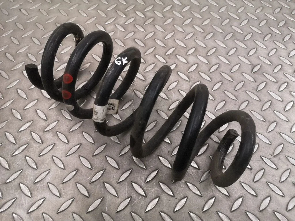 Rear coil spring – Jaguar E-Pace (2017-)