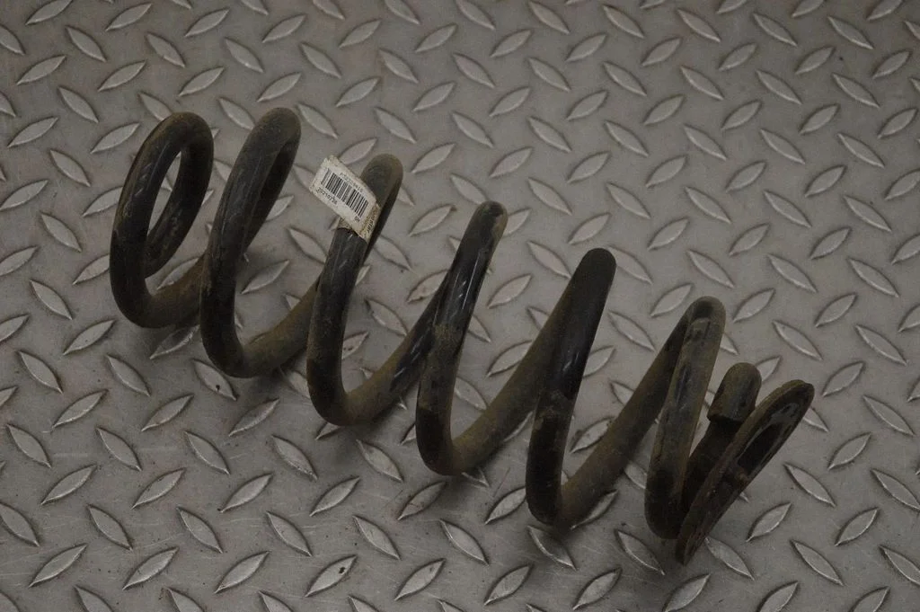 Rear coil spring 32329418