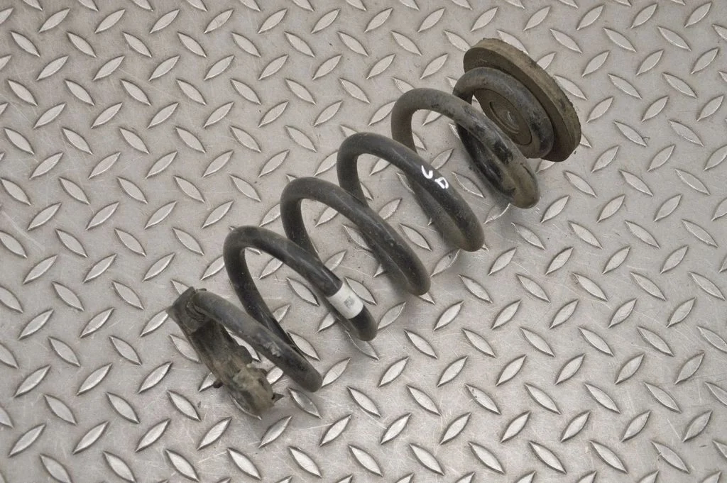 Tagumine keerdvedru – Volkswagen ID.3 (2019-)