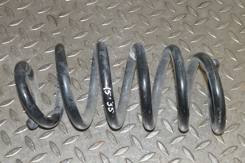 Rear coil spring – Jaguar E-Pace (2017-)