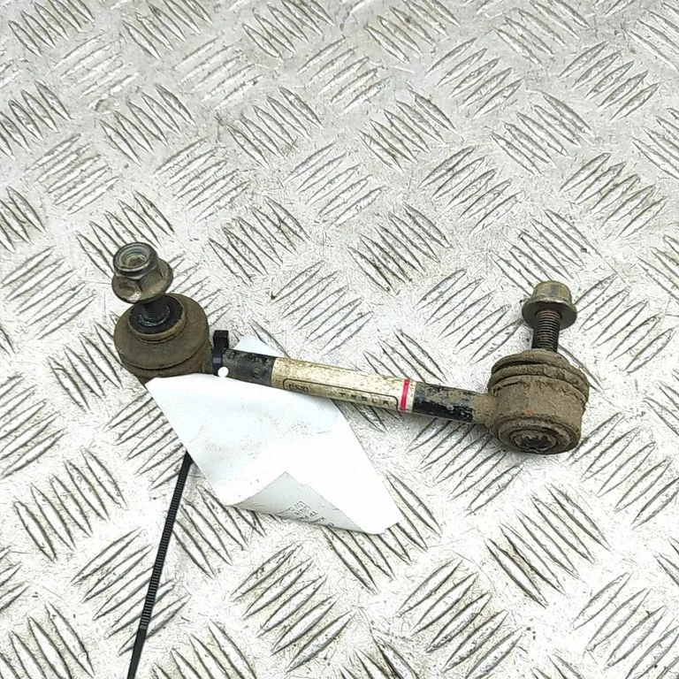 Rear anti-roll bar/stabilizer link 104449100E
