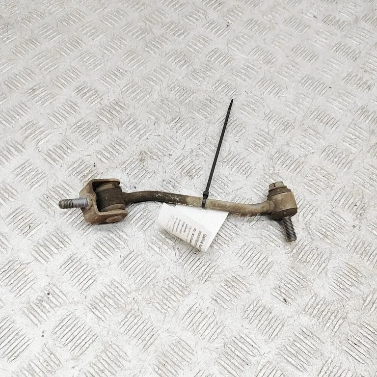 Aizmugurējā stabilizatora stienis A2433205700