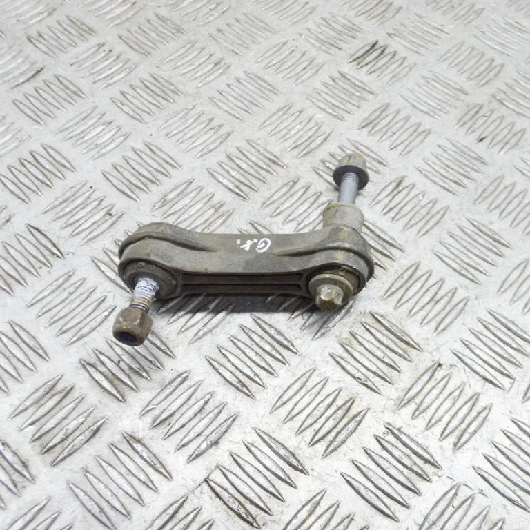 Tagumine stabilisaatori varras A2473205300