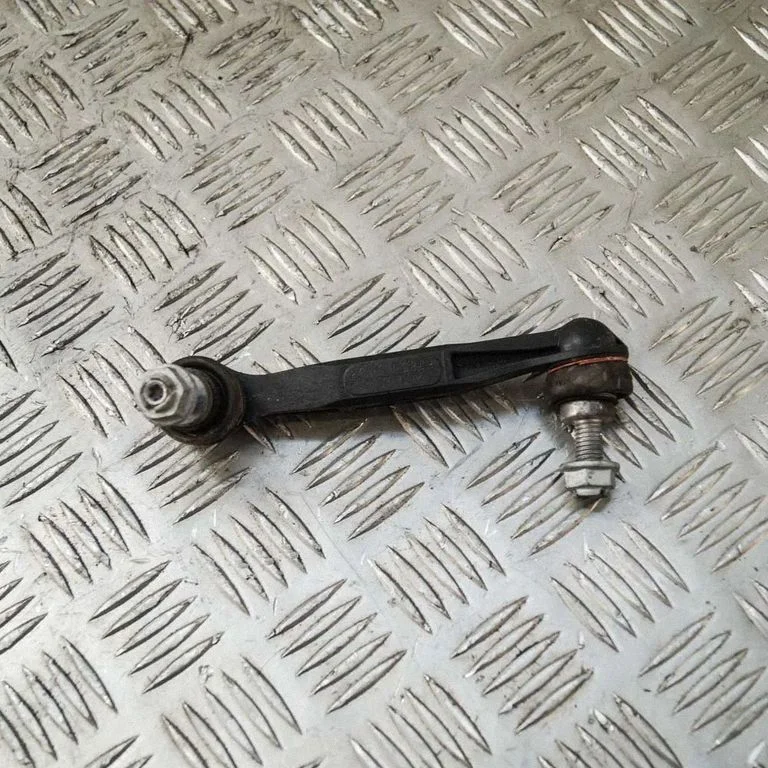 Łącznik stabilizatora tylnego – BMW Seria 3 F30 F35 F31 (2012-2018)