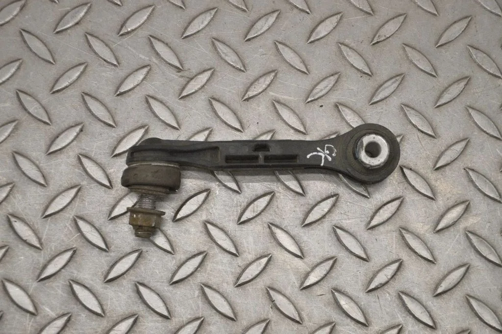 Tagumine stabilisaatori varras – BMW 7-seeria G11 G12 (2015-2022)