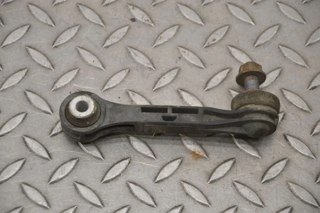 Tagumine stabilisaatori varras – BMW 7-seeria G11 G12 (2015-2022)