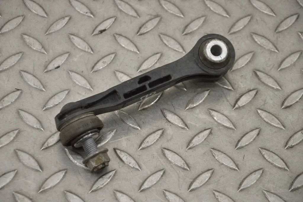Tagumine stabilisaatori varras – BMW 7-seeria G11 G12 (2015-2022)