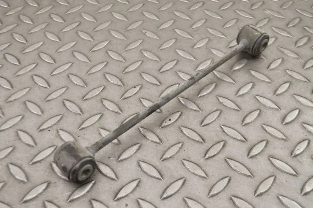 Rear anti-roll bar/stabilizer link – right