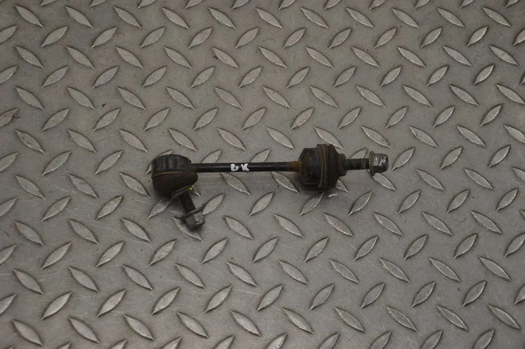 Rear anti-roll bar/stabilizer link – left
