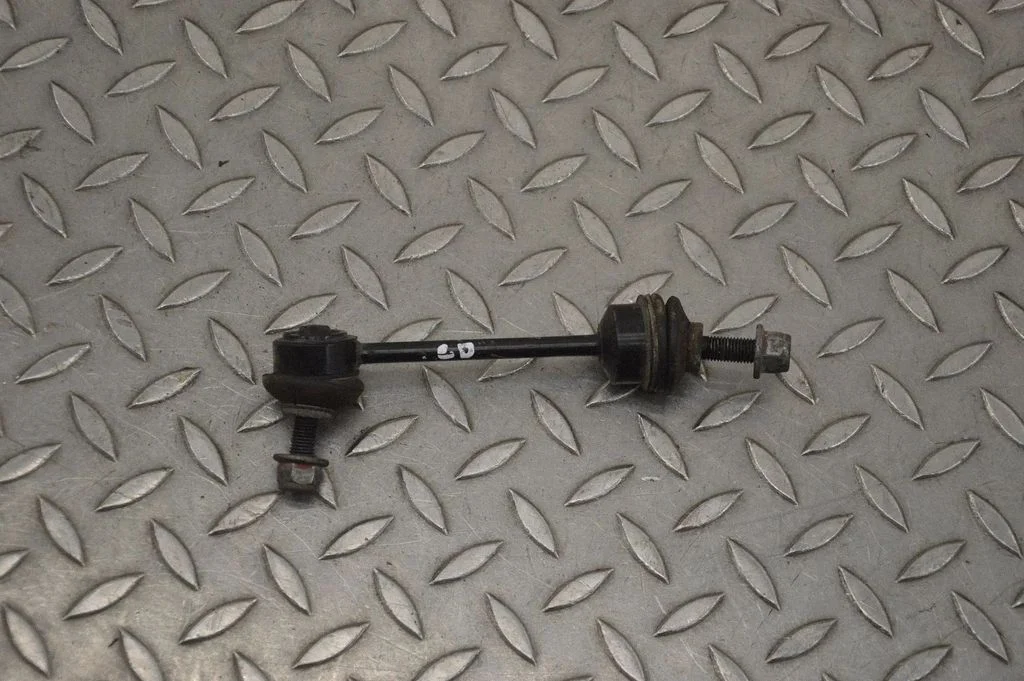 Rear anti-roll bar/stabilizer link – right