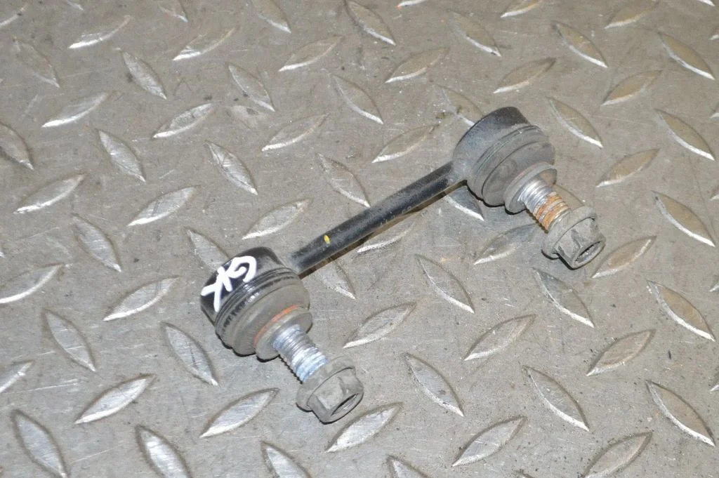 Rear anti-roll bar/stabilizer link – left