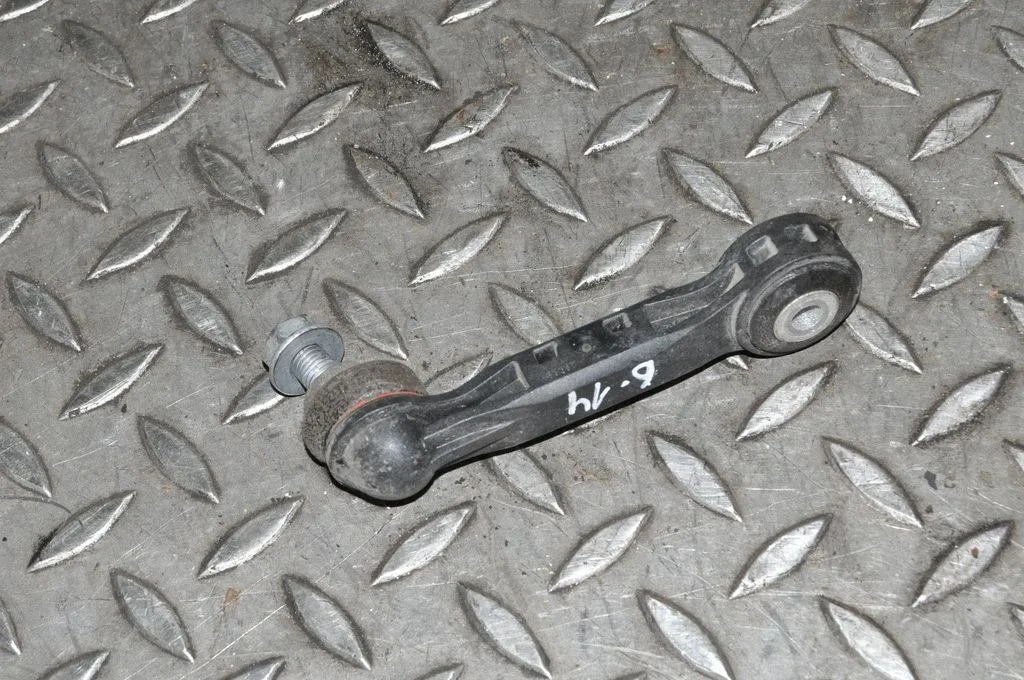 Łącznik stabilizatora tylnego 6862865