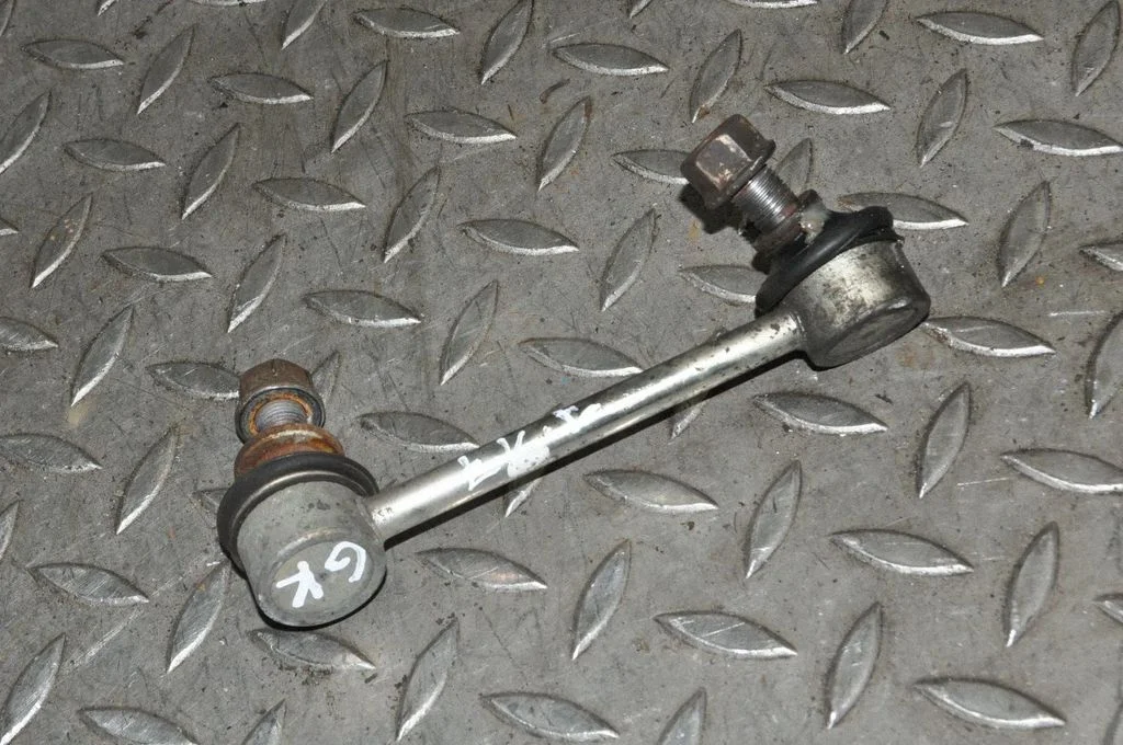 Rear anti-roll bar/stabilizer link – left