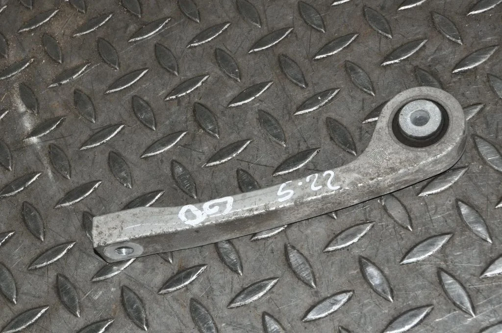 Tagumine stabilisaatori varras – Audi A4 Allroad B8 (2008-2016)