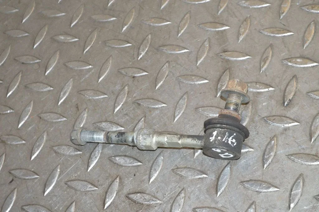 Rear anti-roll bar/stabilizer link – right