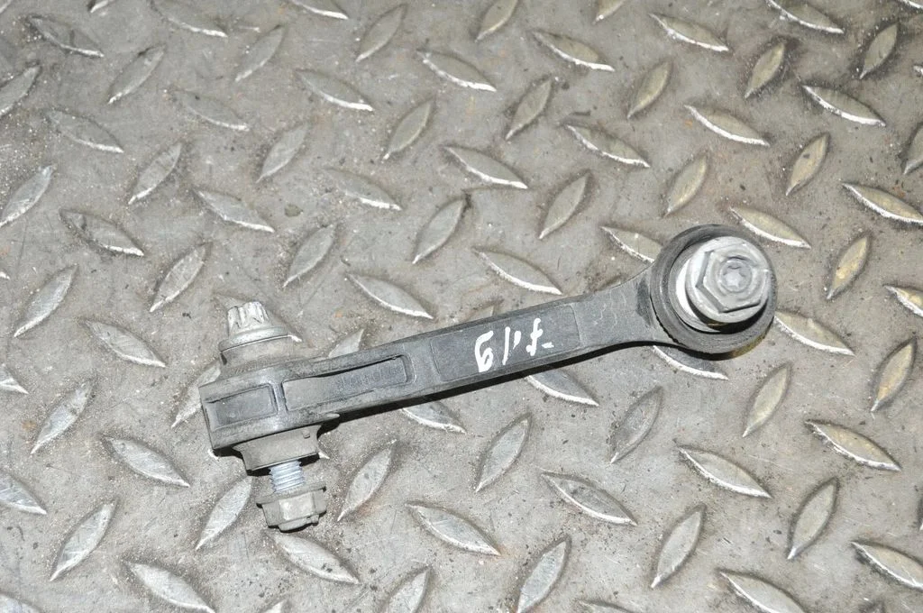 Tagumine stabilisaatori varras – BMW 5-seeria G30 G31 G38 (2016-)