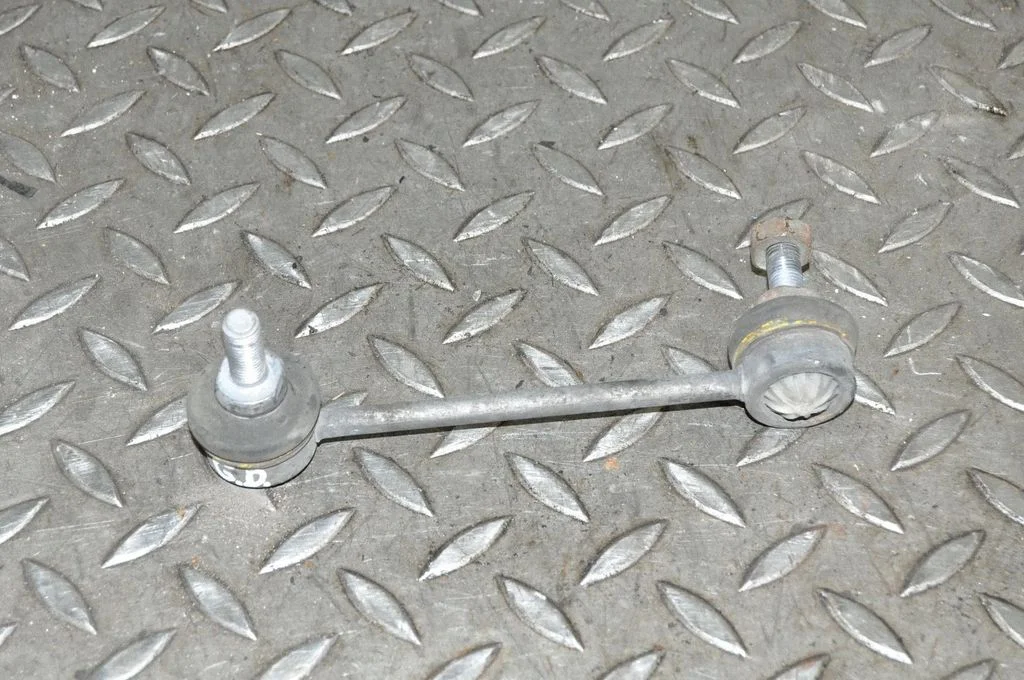 Tagumine stabilisaatori varras – Ferrari California F149 (2008-2014), parem