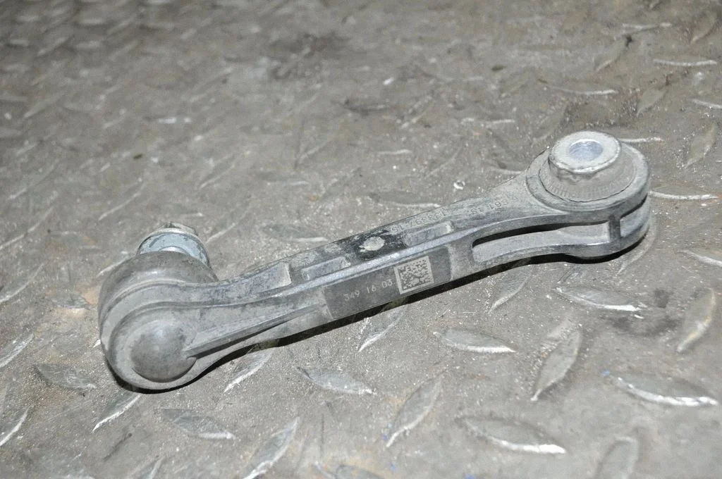 Tagumine stabilisaatori varras – BMW 5-seeria G30 G31 G38 (2016-)