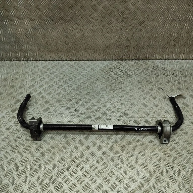 Tagumine stabilisaator 6893548