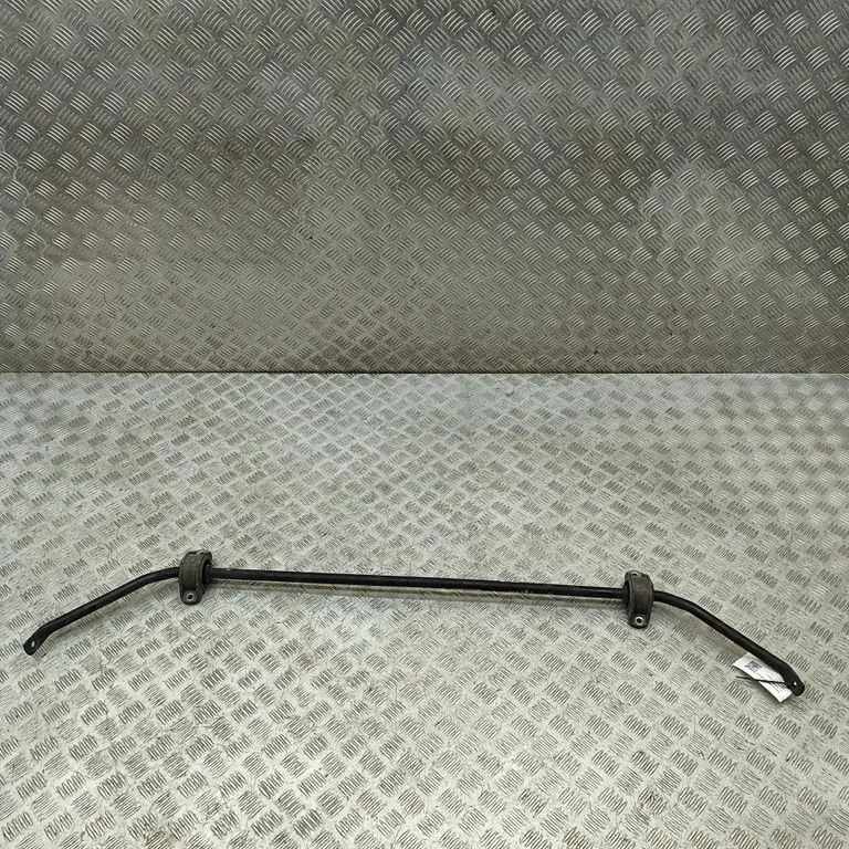 Aizmugurējais stabilizators 971511025B