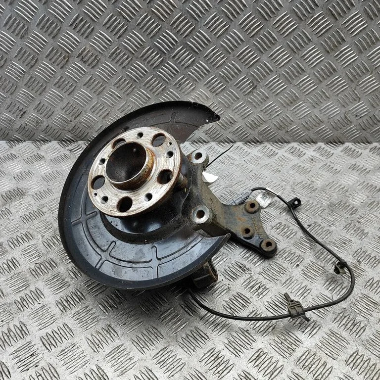 Tagumine rumm 4242037000 – KG Mobility Torres (U100, J100) (2022-)