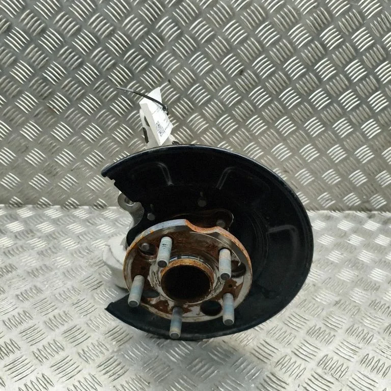 Tagumine rumm SA3EA2404201A