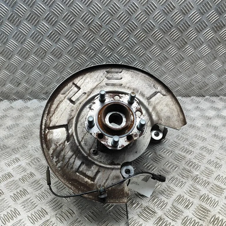 Rear wheel hub 104466600C