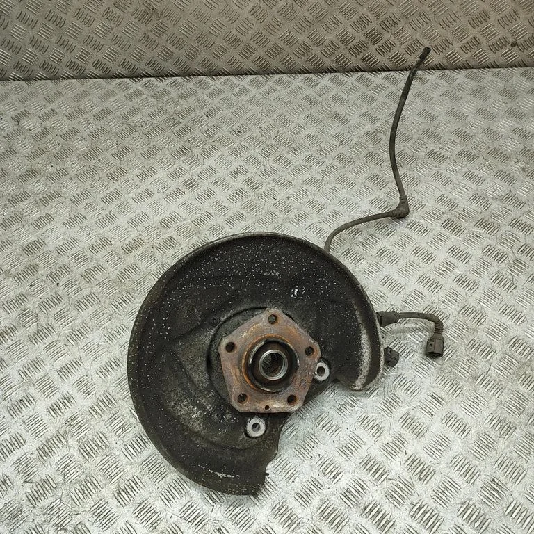Rear wheel hub 8W0505436AA