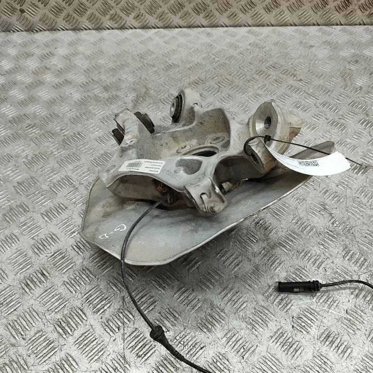 Rear wheel hub 6886951