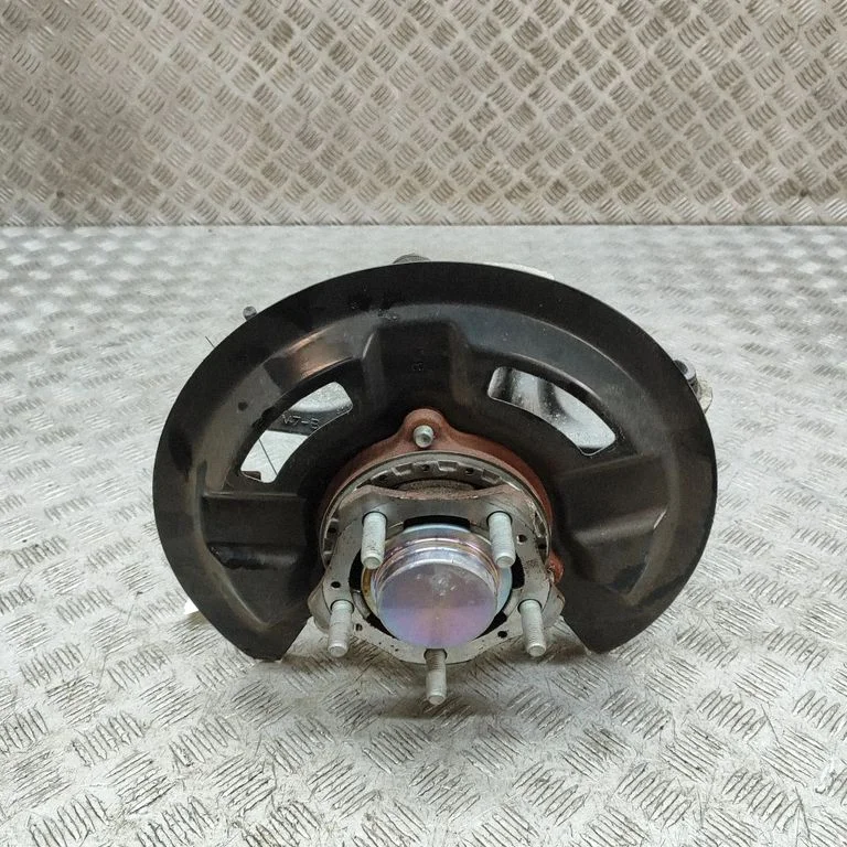 Tagumine rumm 55530GI000