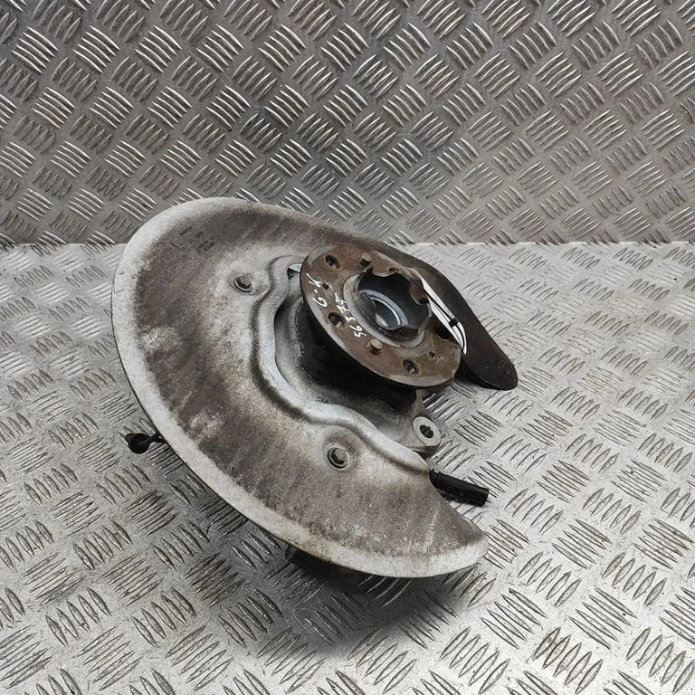 Rear wheel hub 8095657