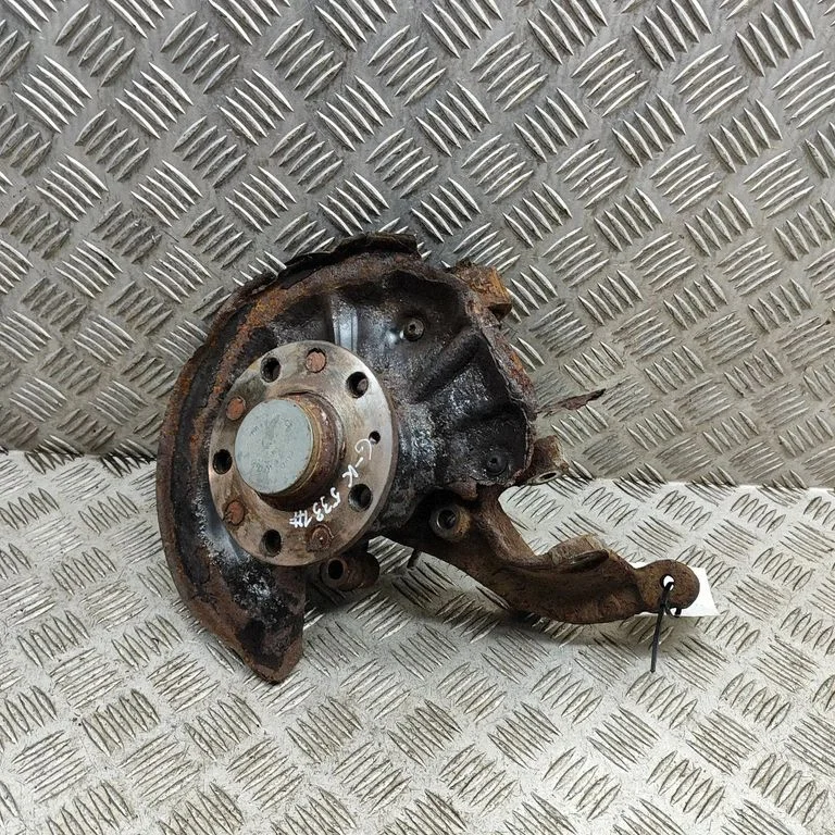 Rear wheel hub 8V0598611