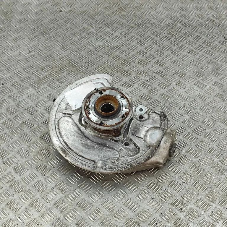 Rear wheel hub A1674233200