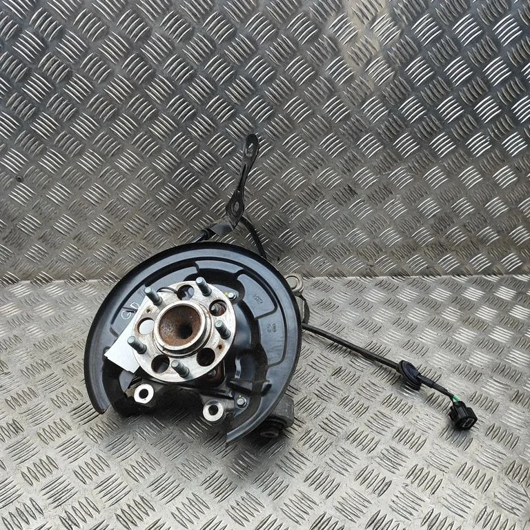 Tagumine rumm 52730AO000