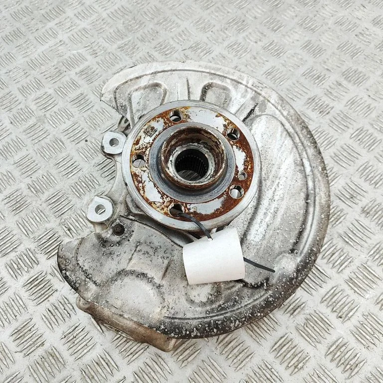 Rear wheel hub A1674233100