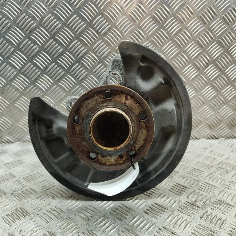 Rear wheel hub – Mercedes-Benz CLA-Class C117 X117 W117 (2013-2019)