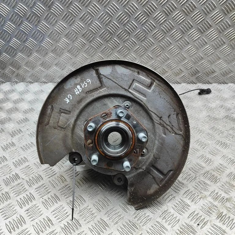 Rear wheel hub – Tesla Model Y (2020-)
