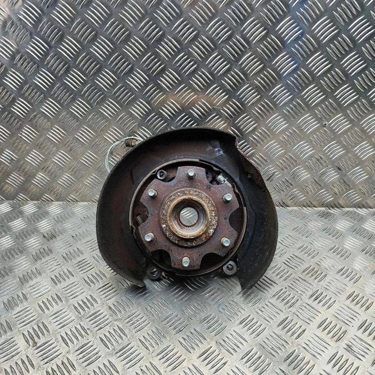 Rear wheel hub MR992532