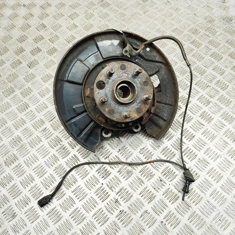 Piasta tylna 4230550100 – Lexus LS UCF30 (2001-2007)