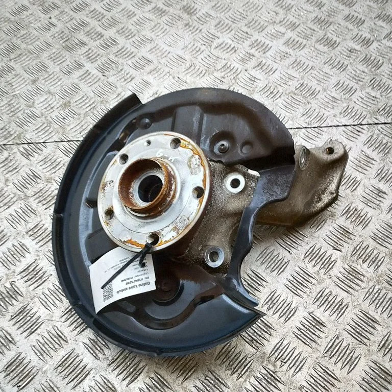 Tagumine rumm – Audi Q3 FJN (2025-)