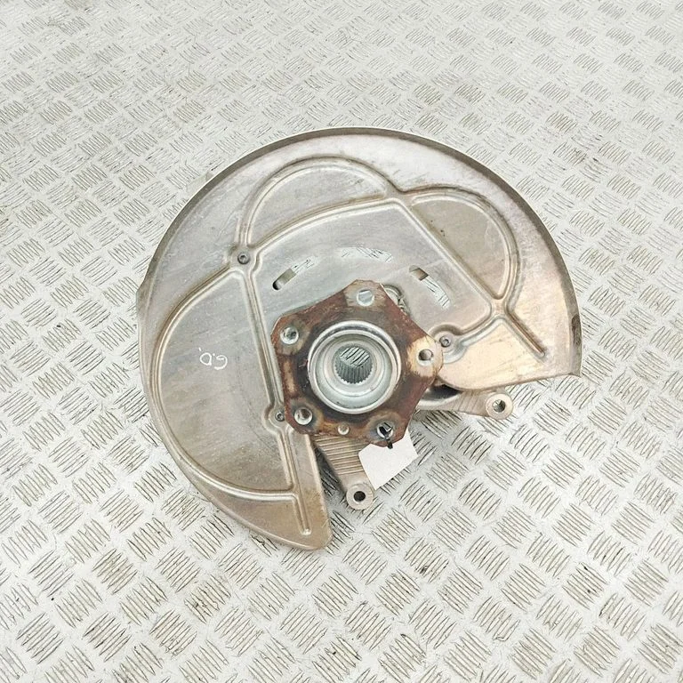 Tagumine rumm MY835A970AB